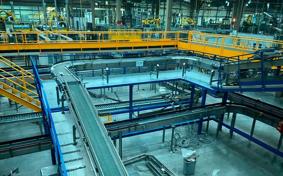 Construcción de pasillos y barandales en la planta IVC